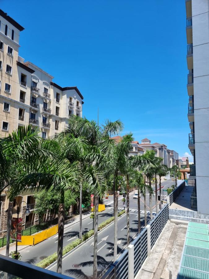 One Palm Tree Villas Condo Across Naia Terminal 3 Manila Exterior photo