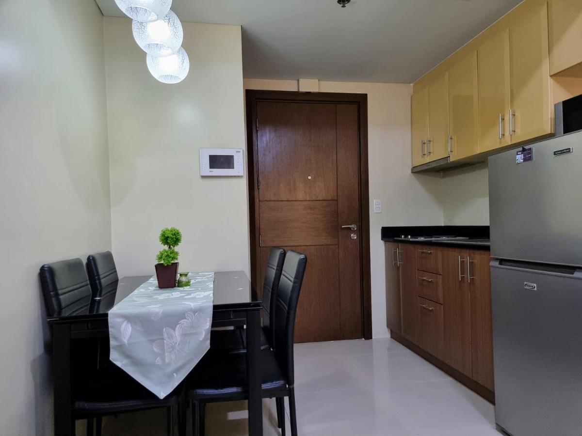 One Palm Tree Villas Condo Across Naia Terminal 3 Manila Exterior photo
