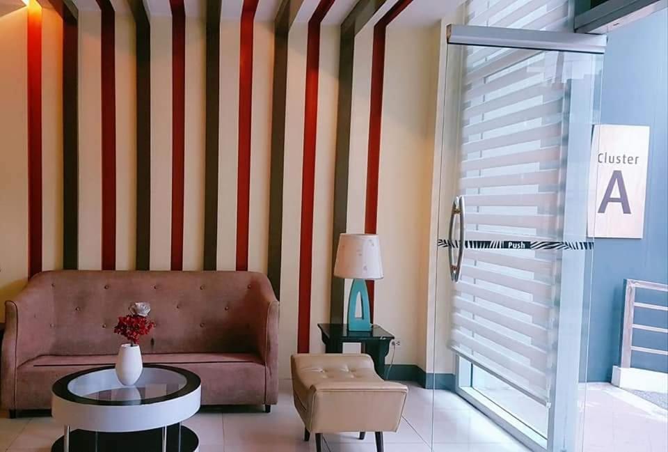 One Palm Tree Villas Condo Across Naia Terminal 3 Manila Exterior photo