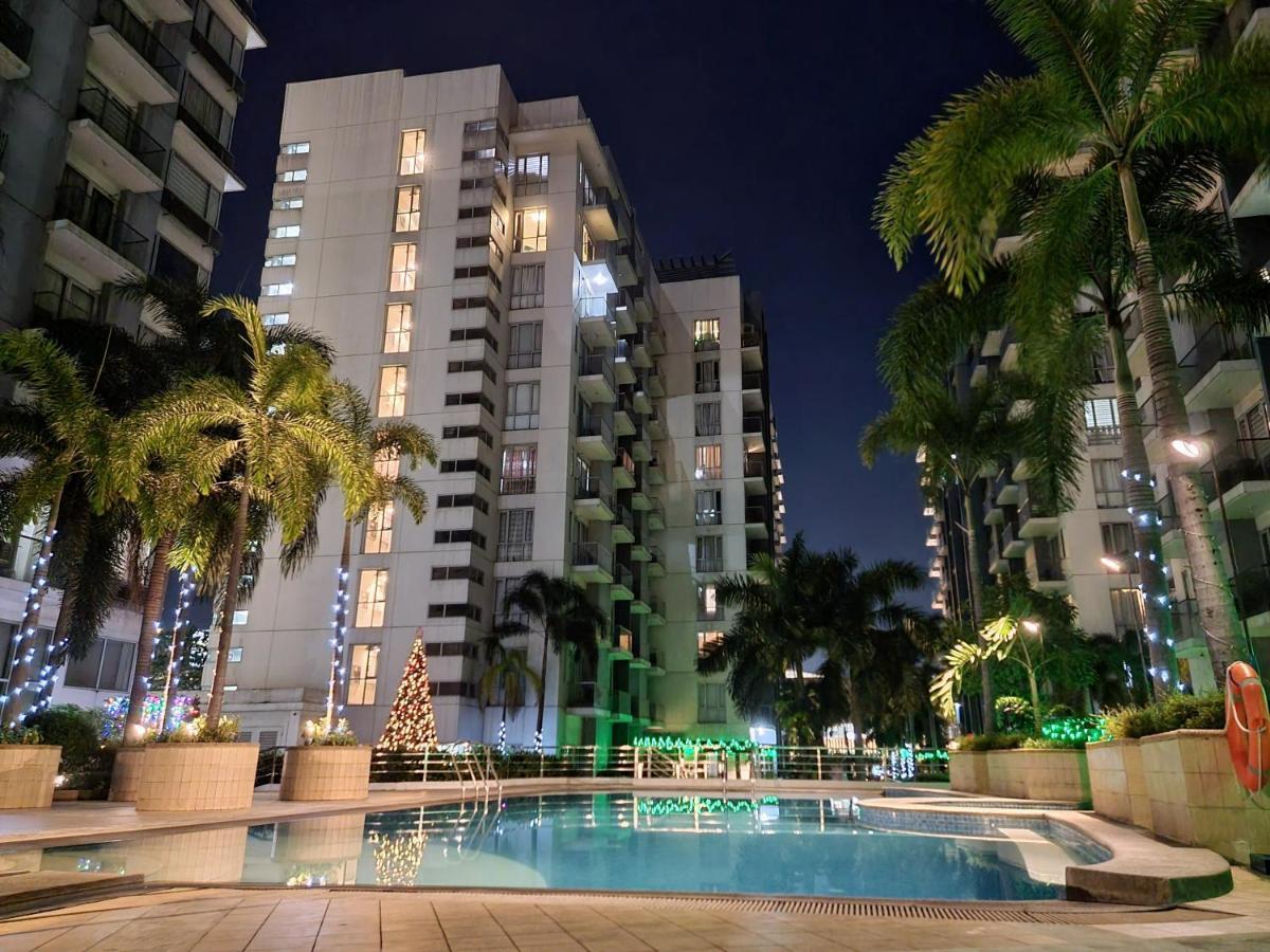One Palm Tree Villas Condo Across Naia Terminal 3 Manila Exterior photo