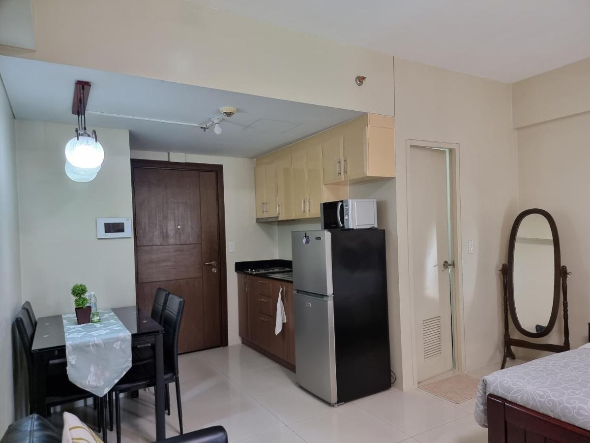 One Palm Tree Villas Condo Across Naia Terminal 3 Manila Exterior photo