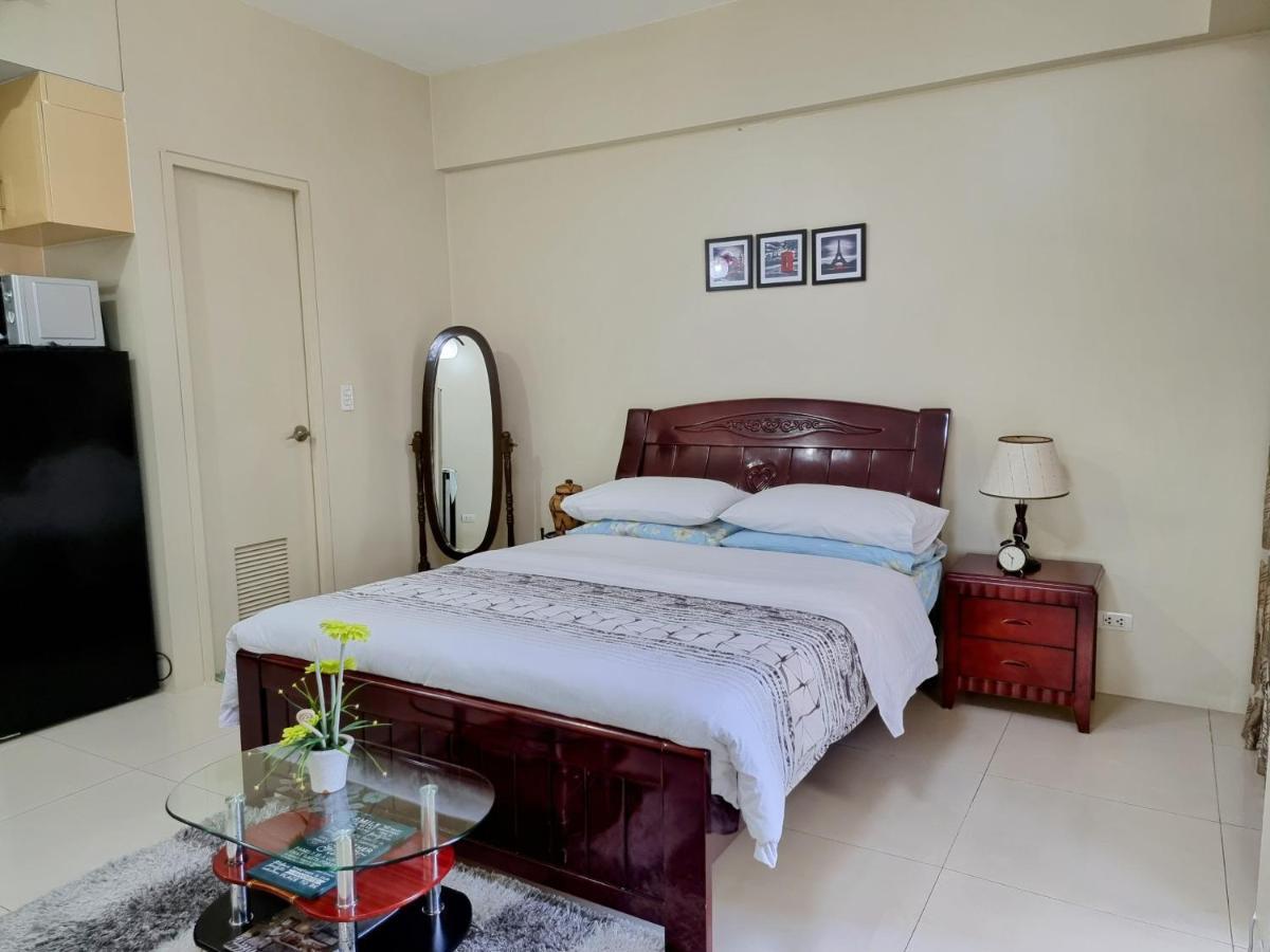 One Palm Tree Villas Condo Across Naia Terminal 3 Manila Exterior photo