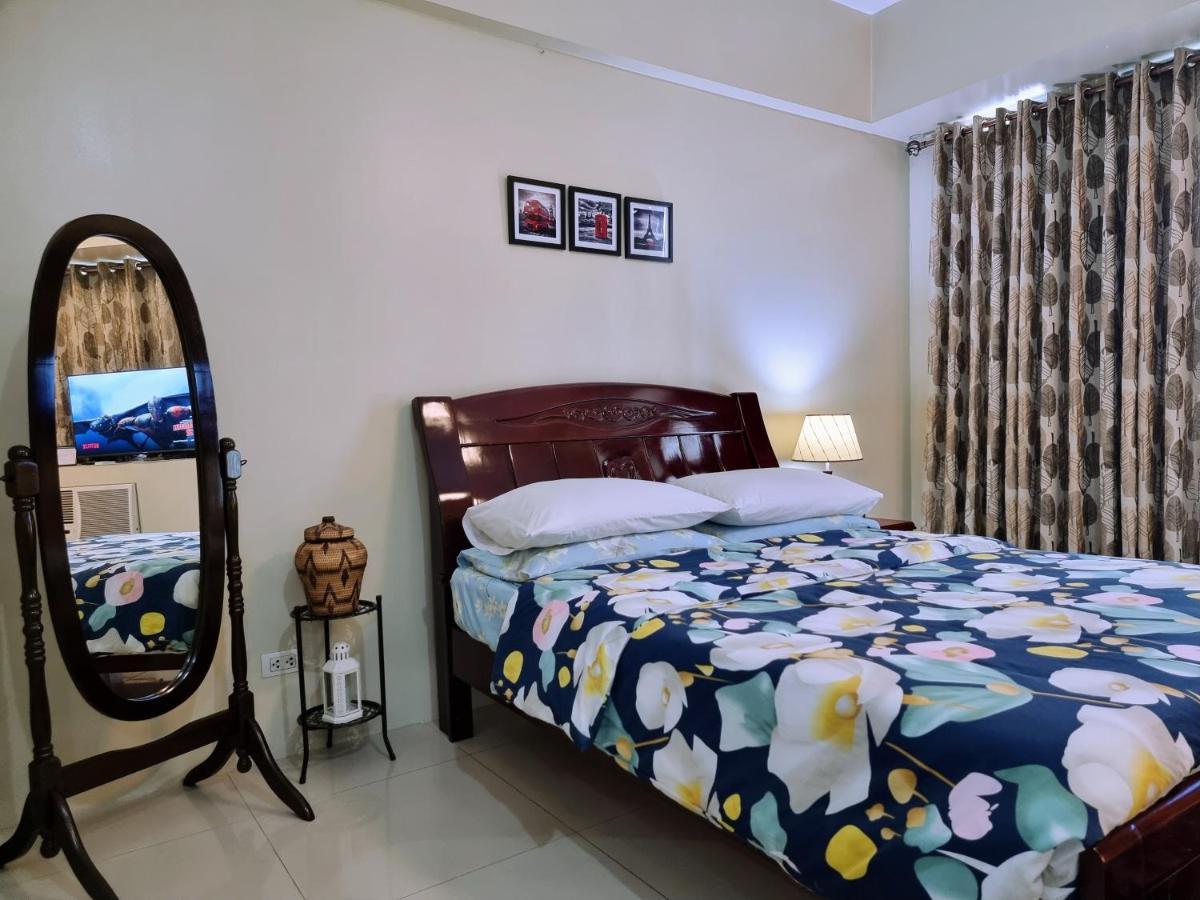 One Palm Tree Villas Condo Across Naia Terminal 3 Manila Exterior photo
