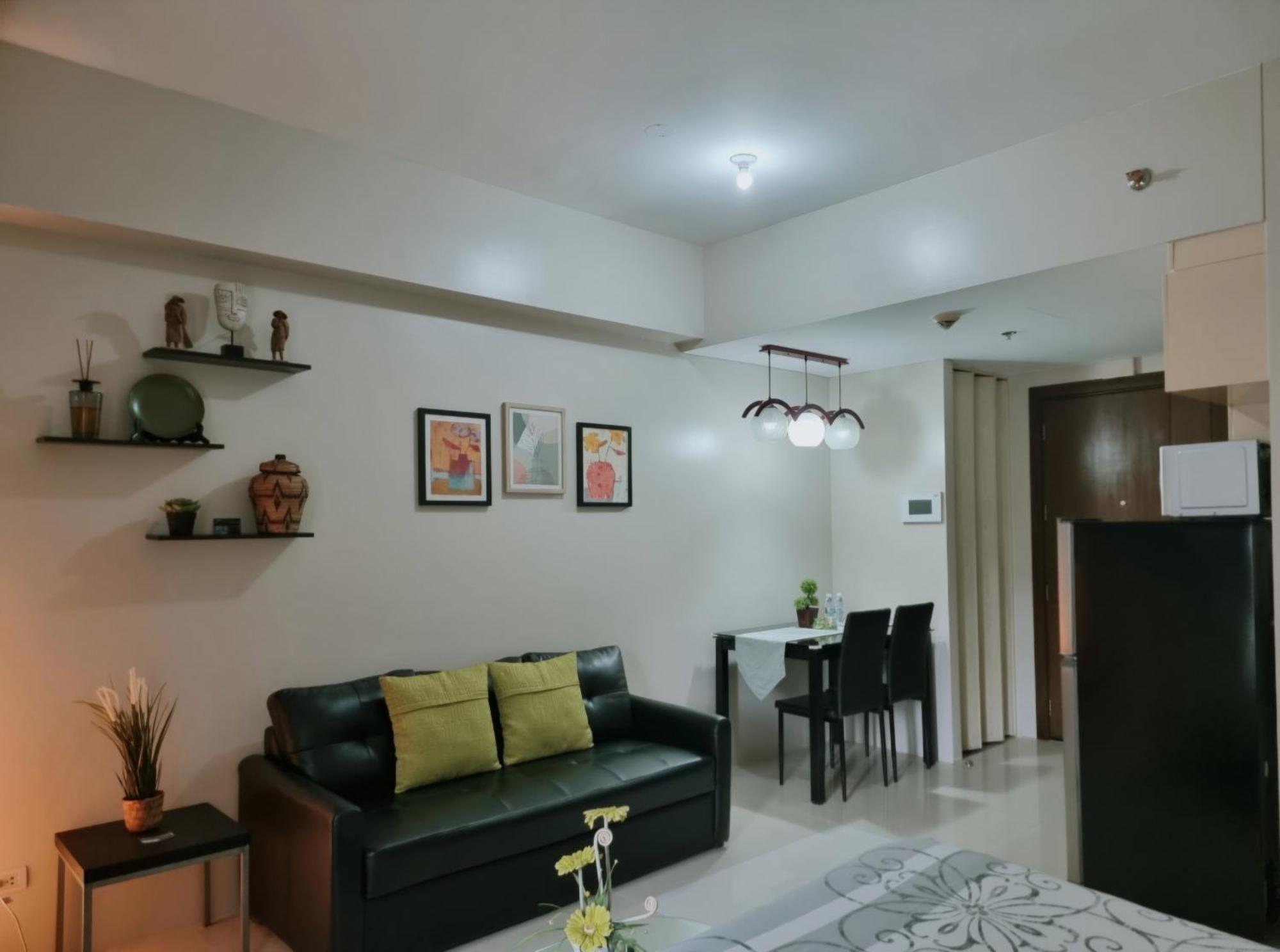 One Palm Tree Villas Condo Across Naia Terminal 3 Manila Exterior photo